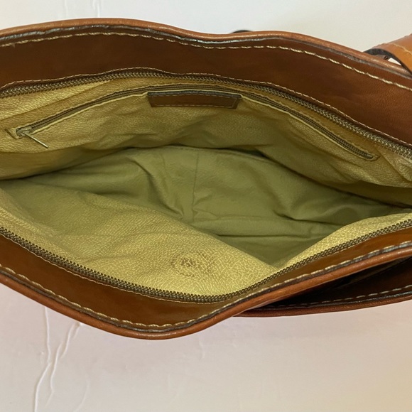 Vintage Pielle Leather Crossbody Bag with Adjustable Strap - Picture 6 of 8